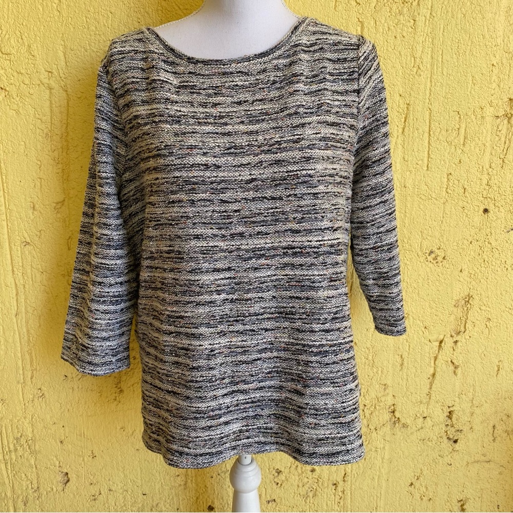 LOFT WOMAN'S BEAUTIFUL GRAY SWEATER SIZE L